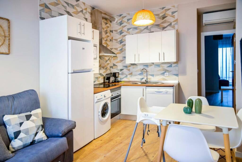 A - Apartamento Elegante Con Piscina Compartida Torrico Luaran gambar
