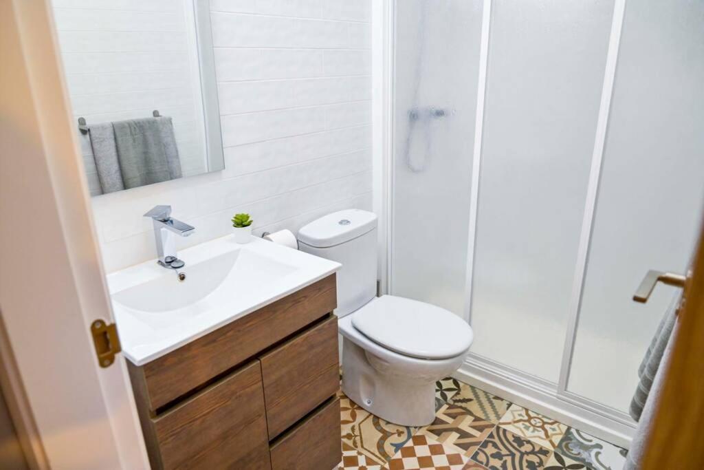 A - Apartamento Elegante Con Piscina Compartida Torrico Luaran gambar